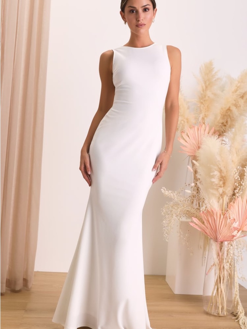 Va Va Voom White Backless Sleeveless Mermaid Maxi Dress